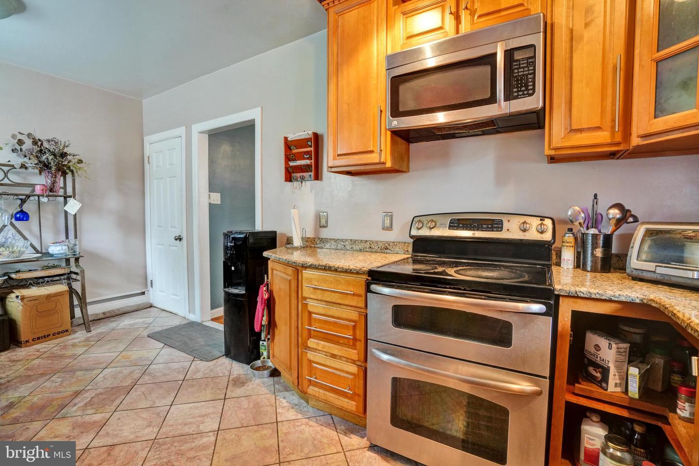 5029 Akron St Property Photo 13