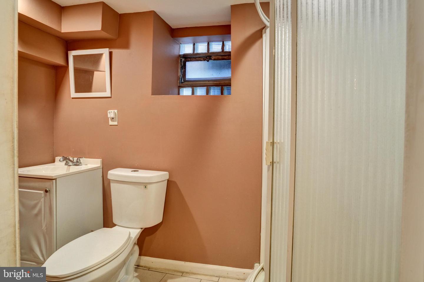 5029 Akron St Property Photo 22