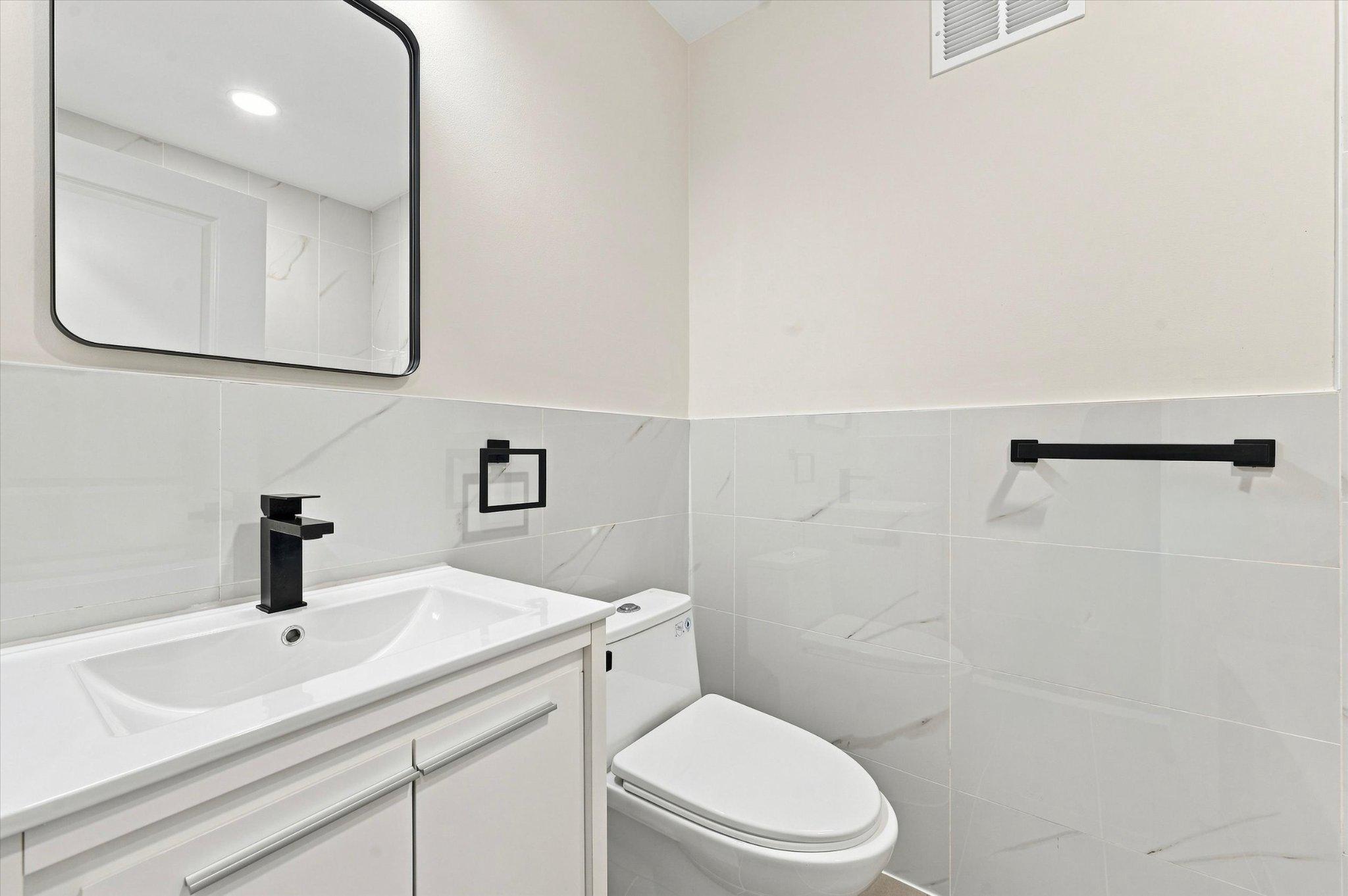609 E Hortter Pl Property Photo 17