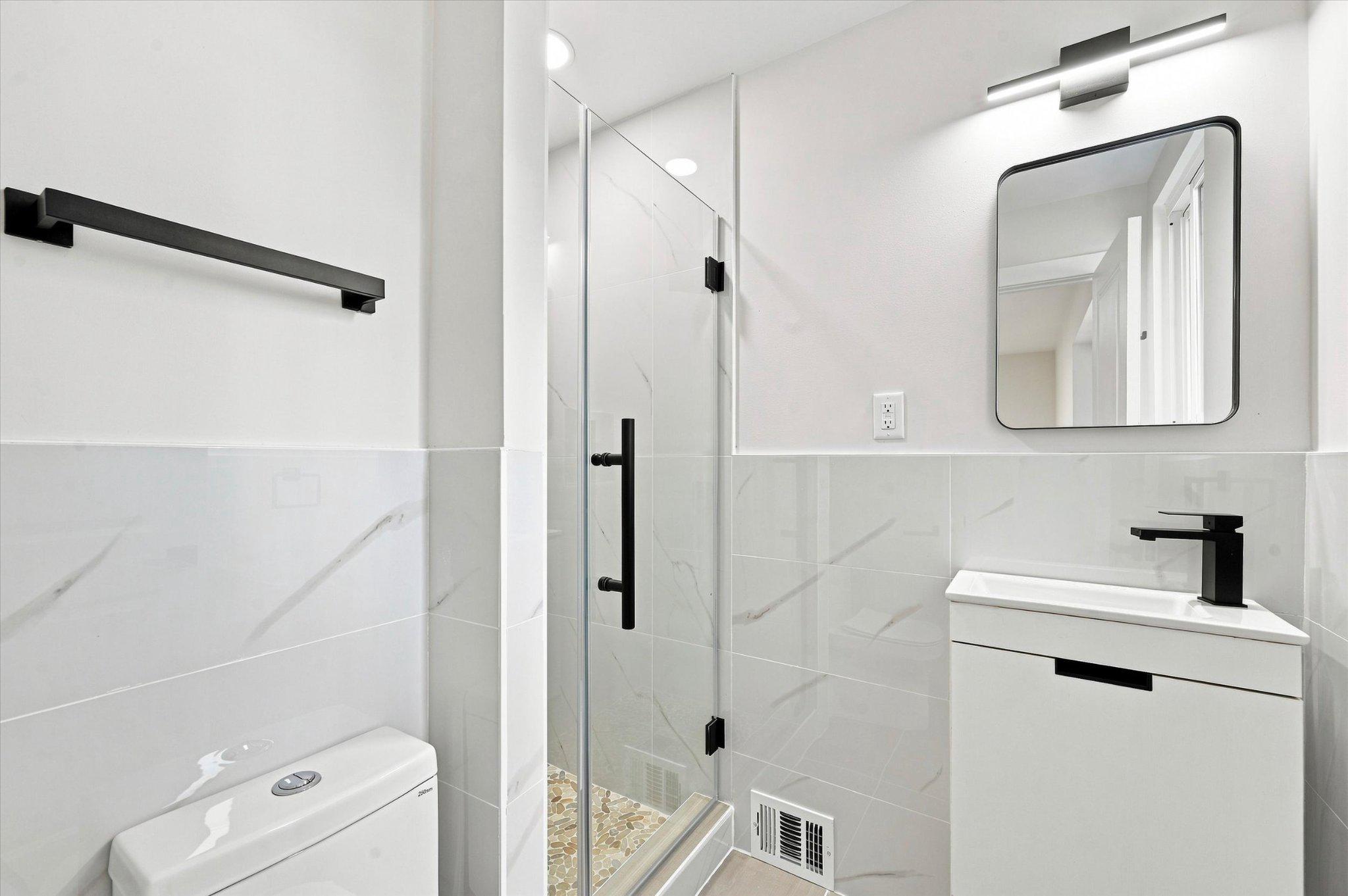 609 E Hortter Pl Property Photo 23