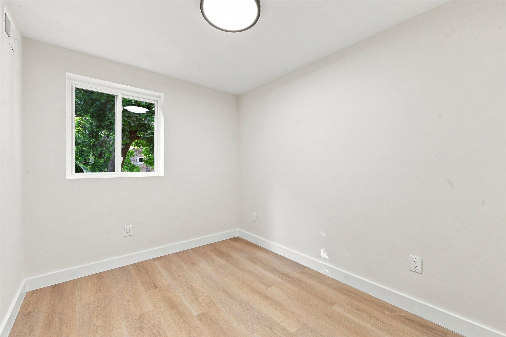 609 E Hortter Pl Property Photo 26