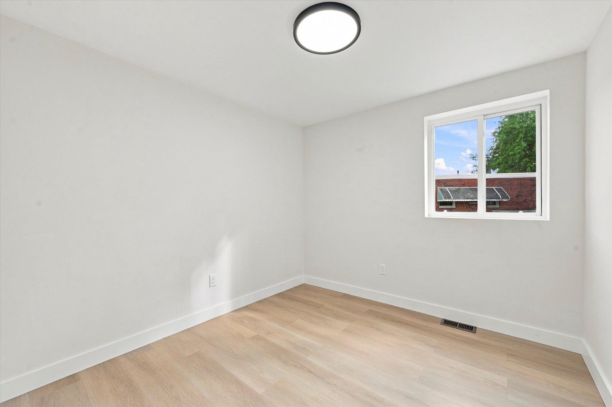 609 E Hortter Pl Property Photo 28