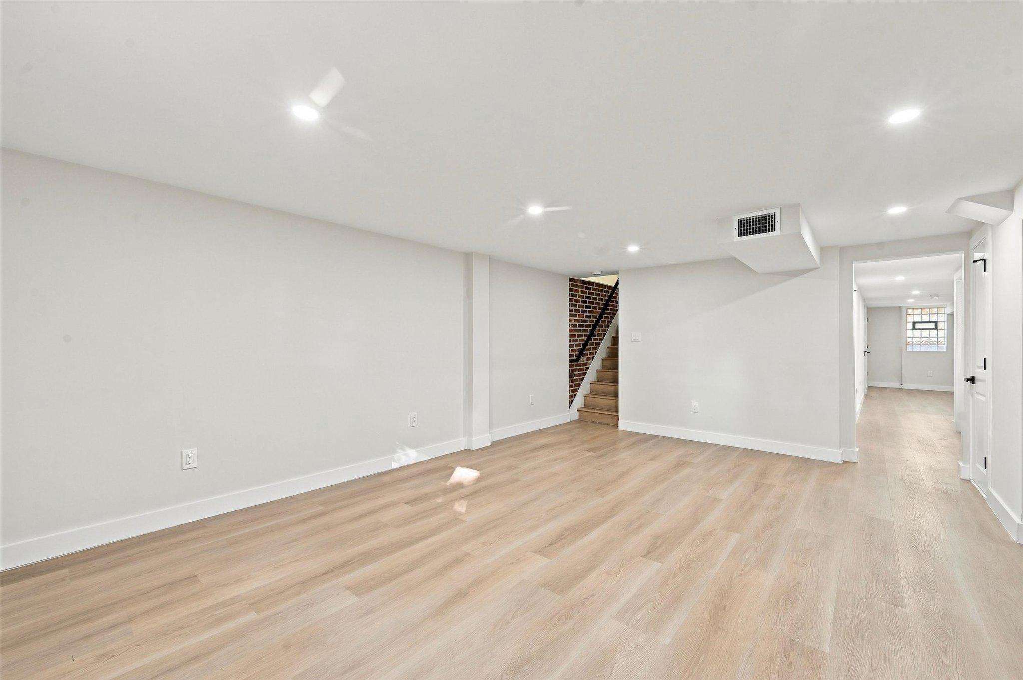 609 E Hortter Pl Property Photo 30