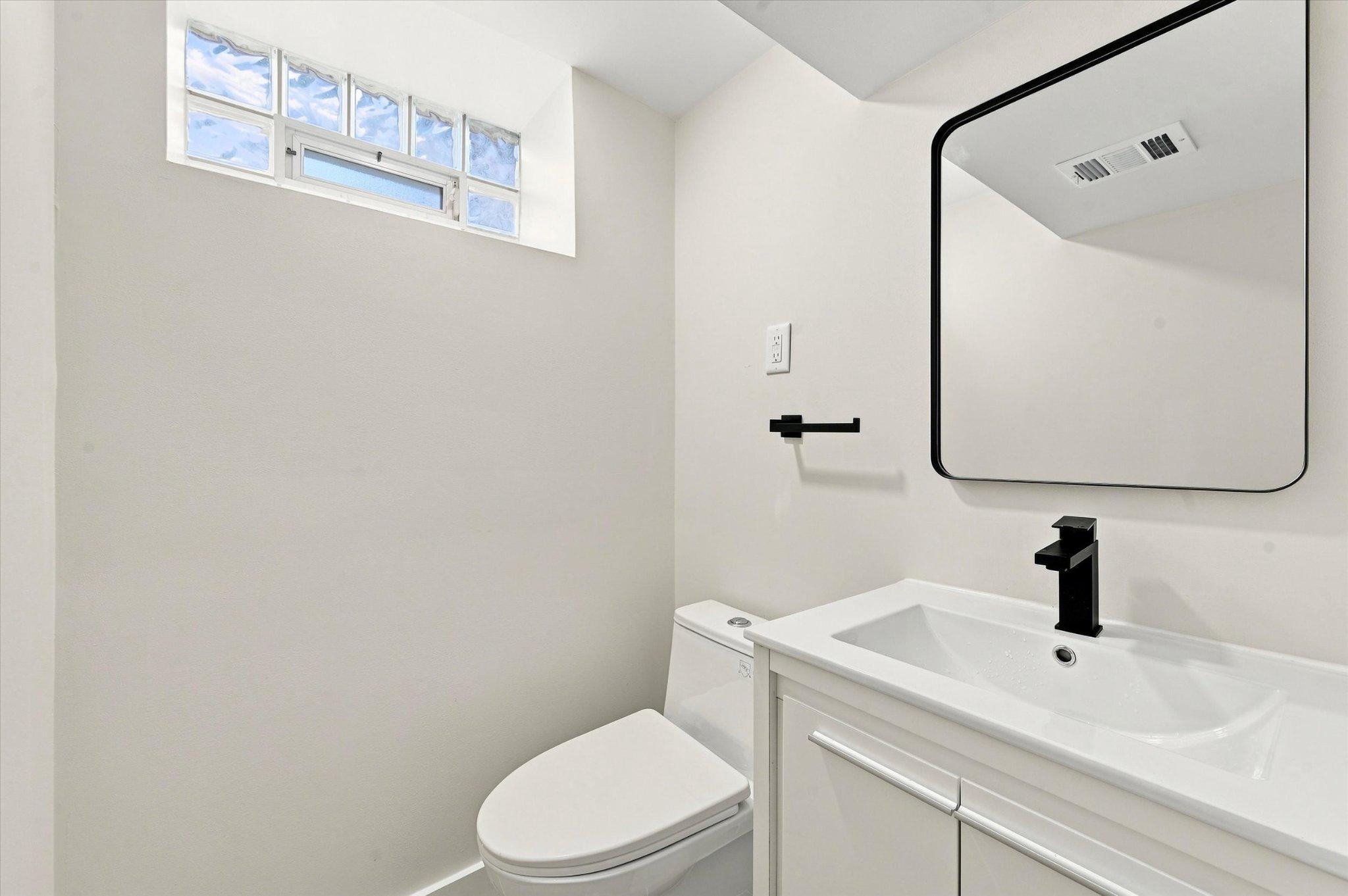 609 E Hortter Pl Property Photo 34