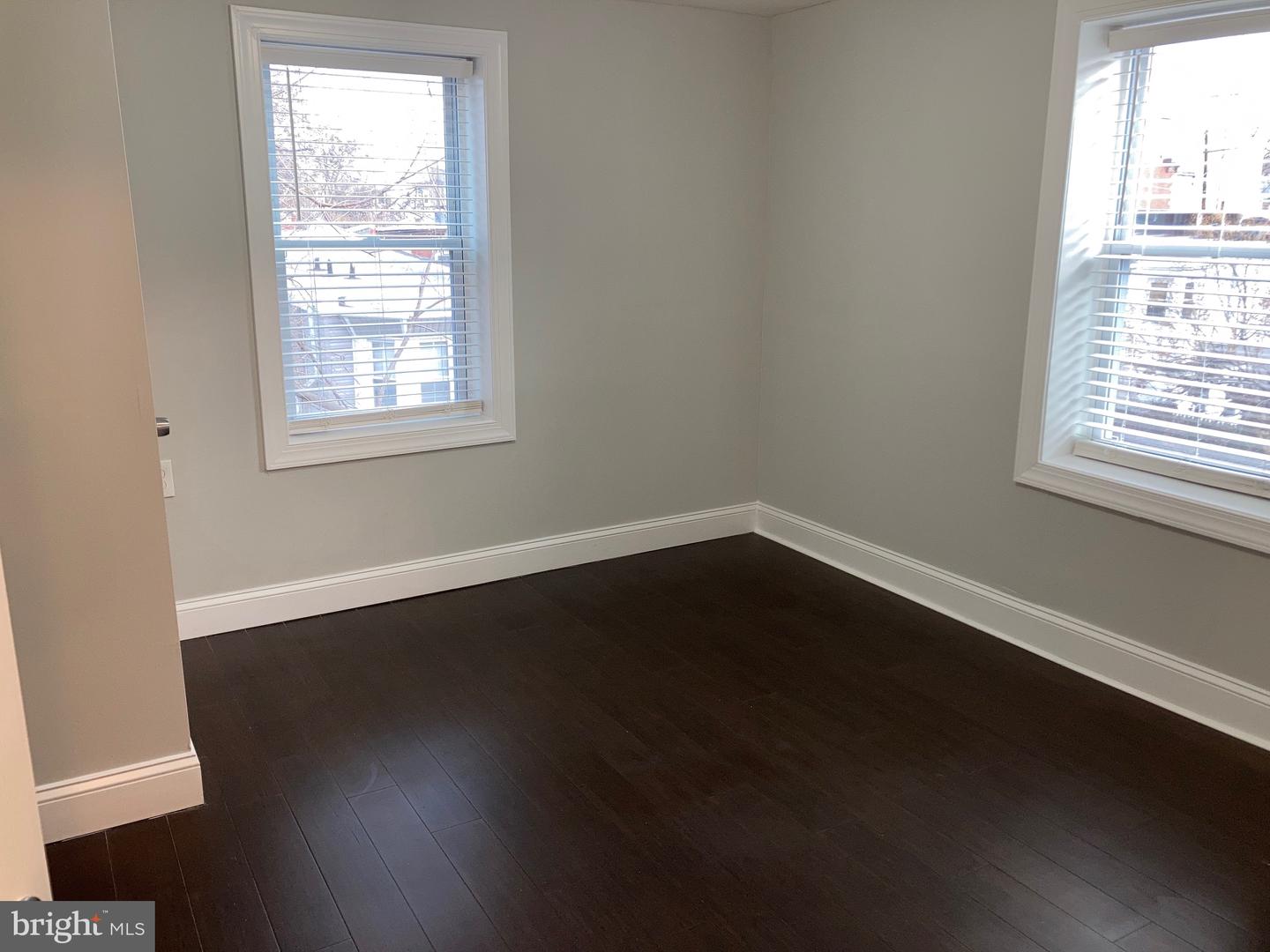 2225 W Thompson St #b Property Photo 7