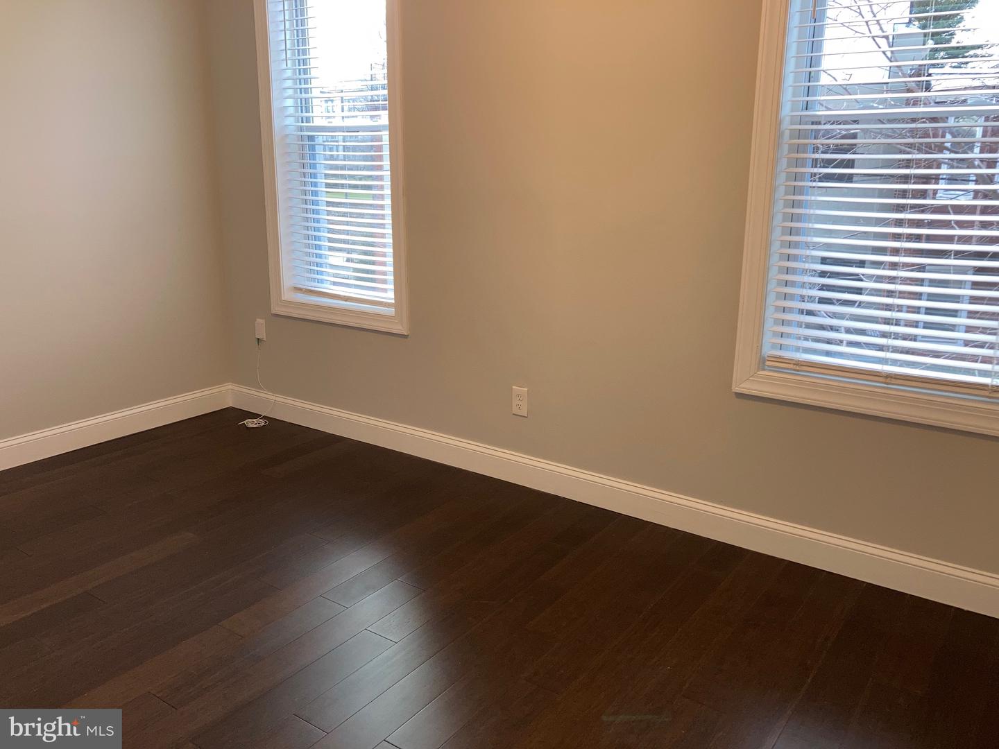 2225 W Thompson St #b Property Photo 9