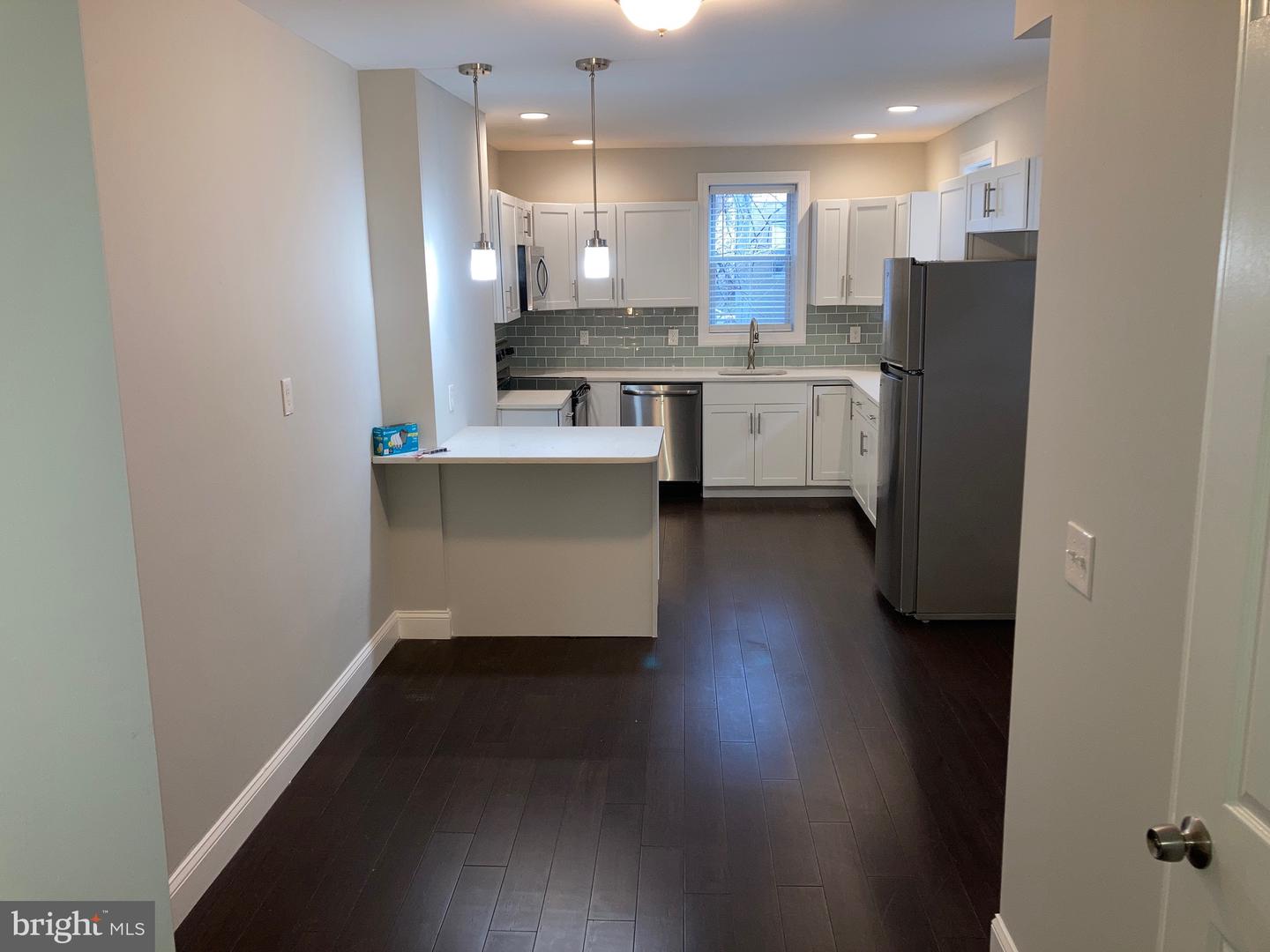 2225 W Thompson St #b Property Photo 13