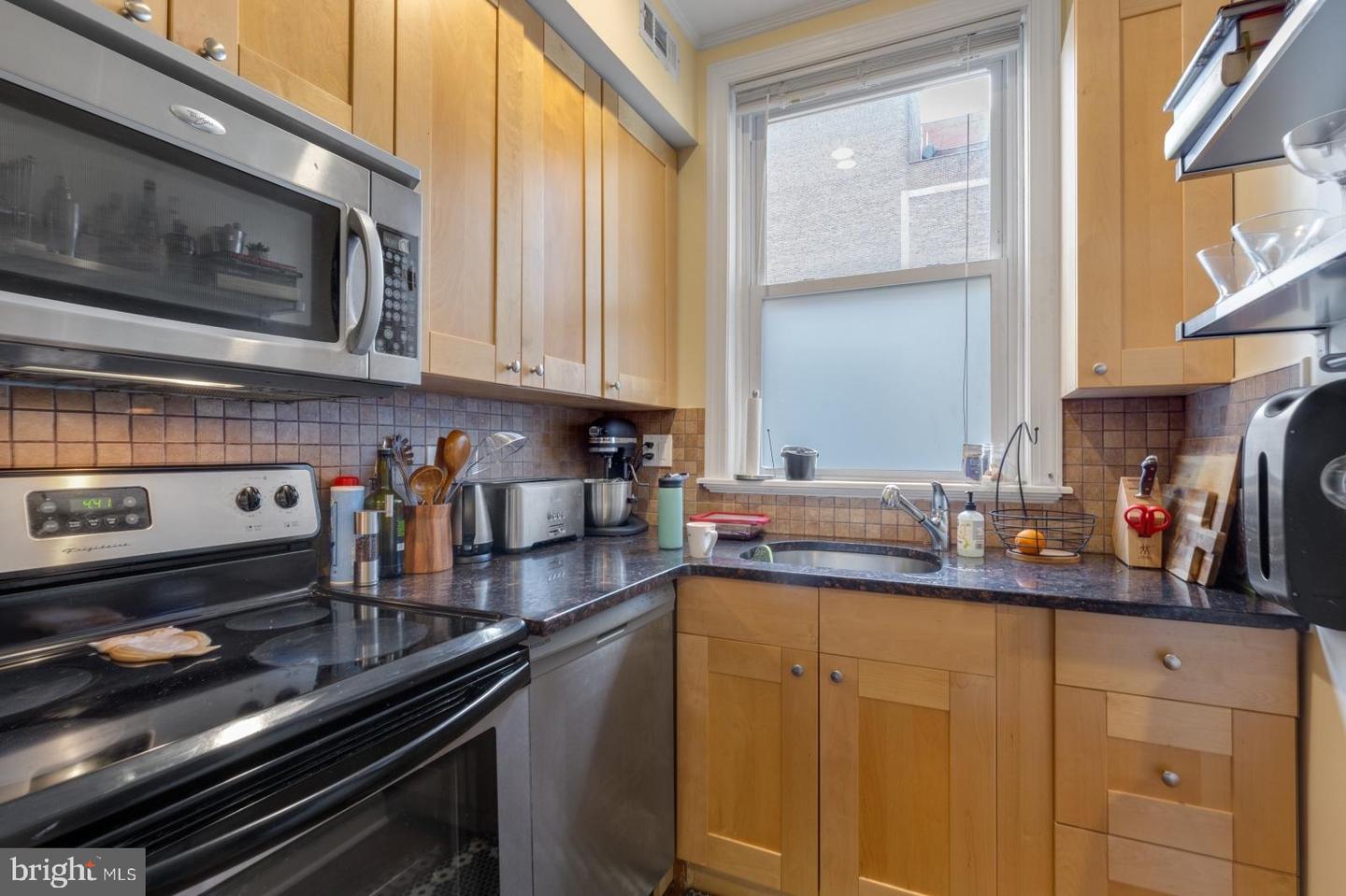 1341 Lombard St #2 Property Photo 14