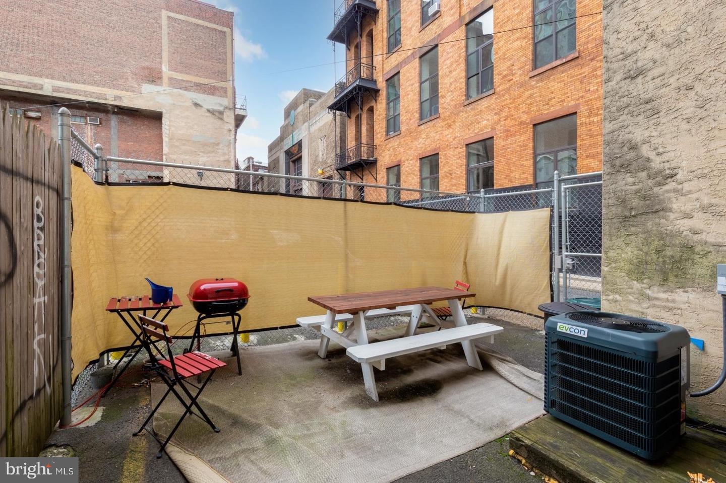 1341 Lombard St #2 Property Photo 15