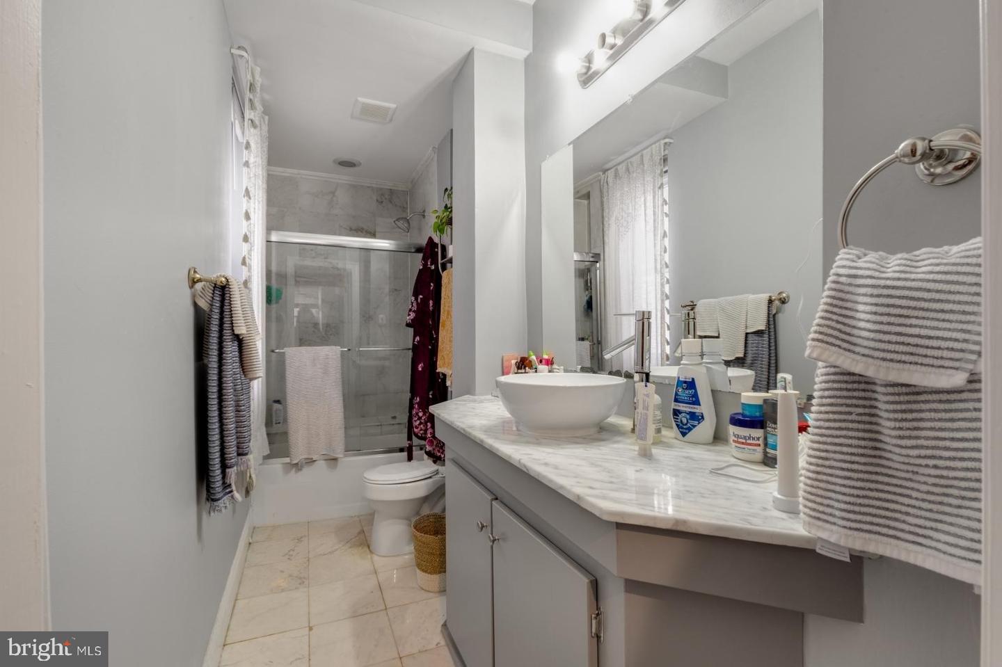 1341 Lombard St #2 Property Photo 17