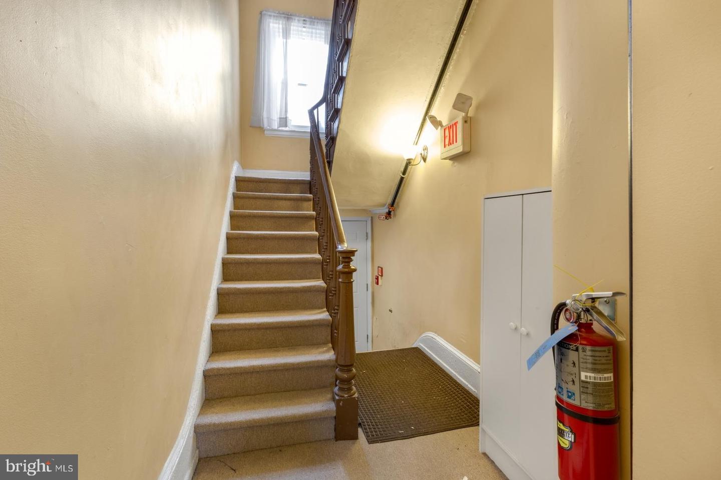1341 Lombard St #2 Property Photo 22