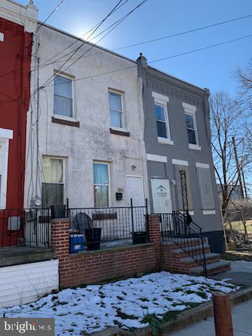 3048 Clifford St Property Photo 1