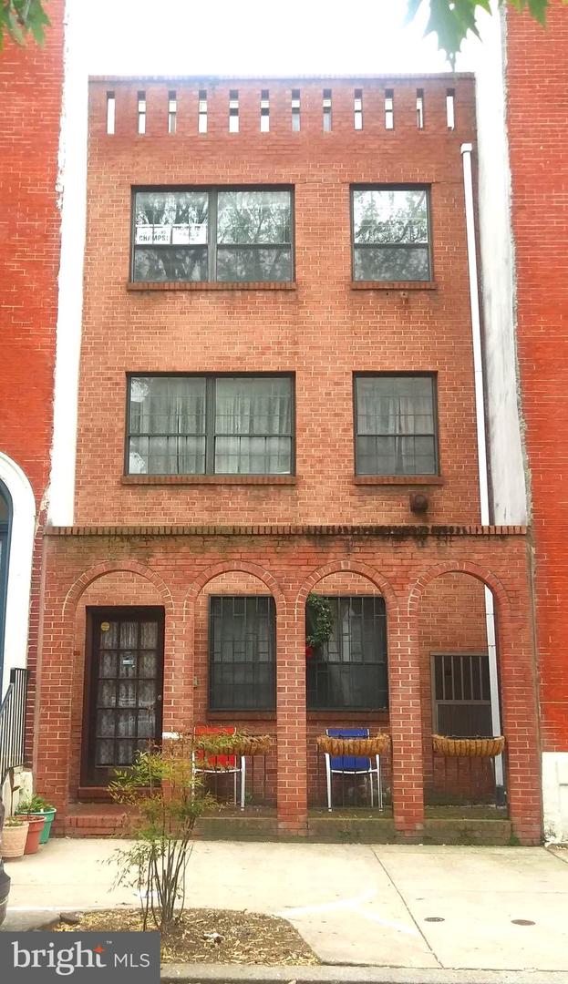 1918 WALLACE ST #B Property Photo 1