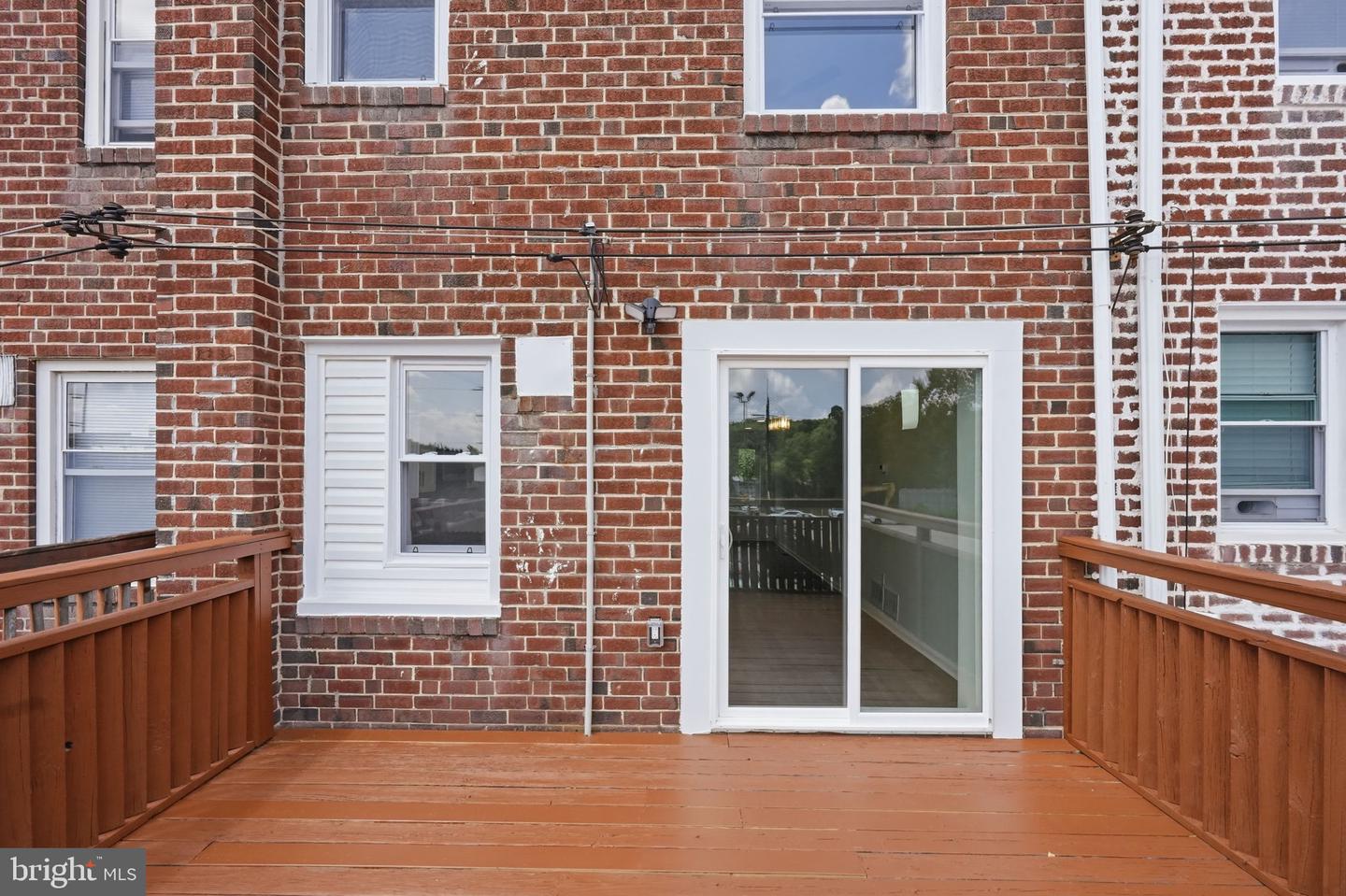 5919 N Hutchinson St Property Photo 15