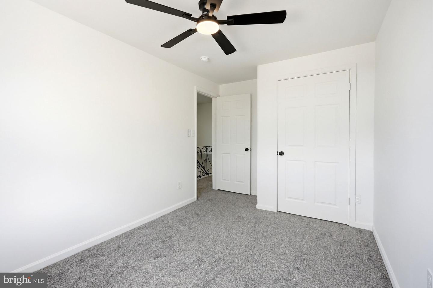 5919 N Hutchinson St Property Photo 31