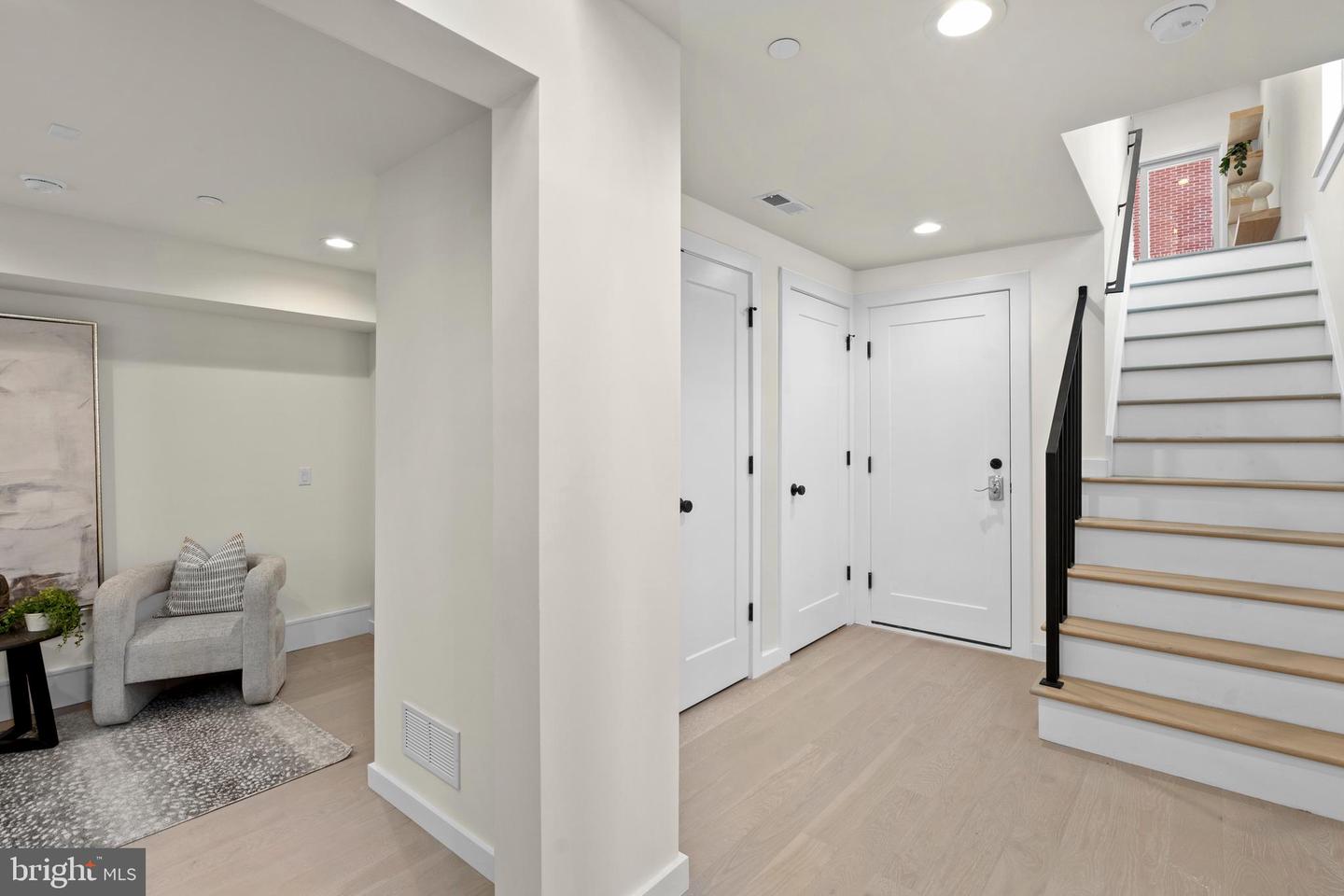 616 Brenna Walk Property Photo 2