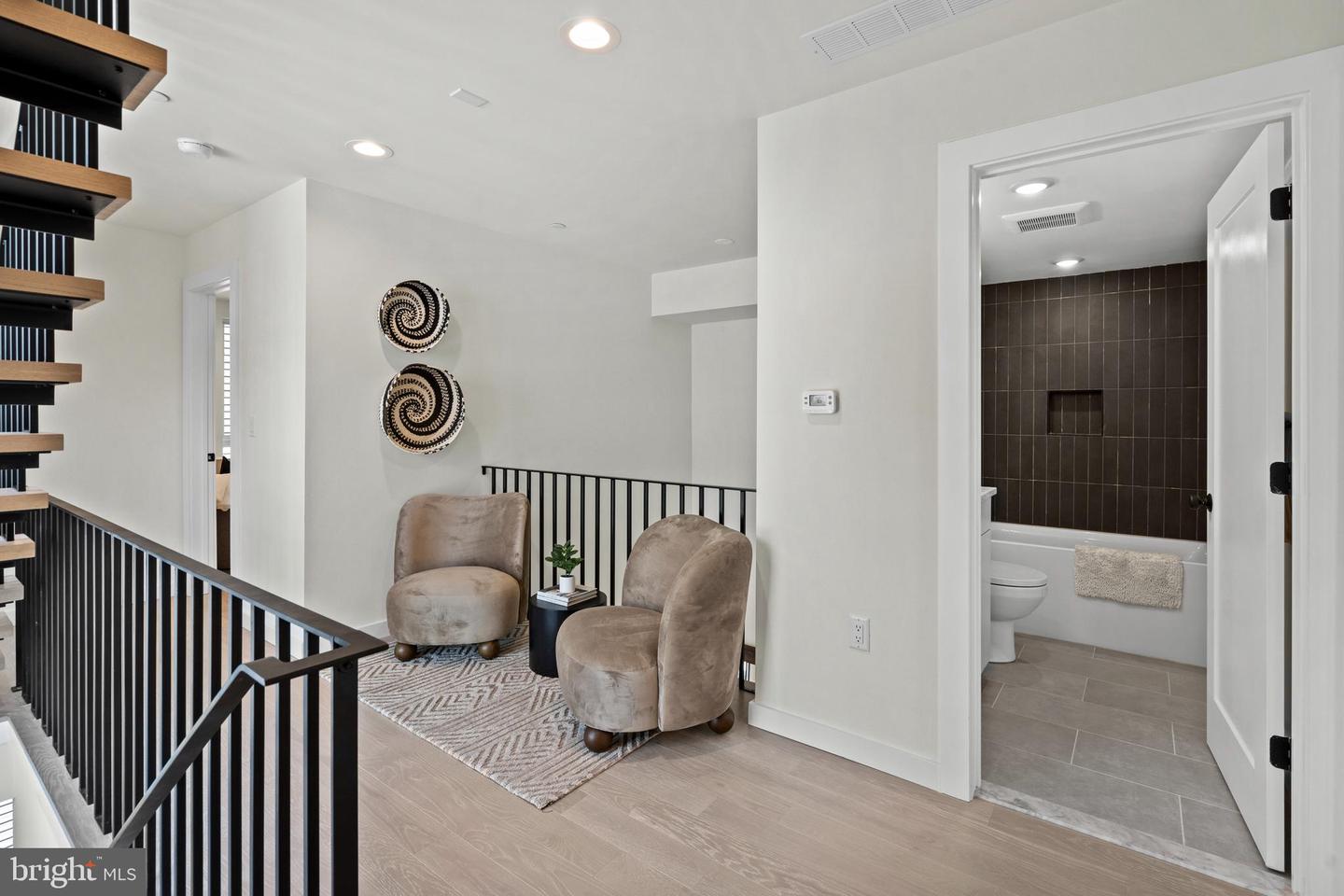 616 Brenna Walk Property Photo 16