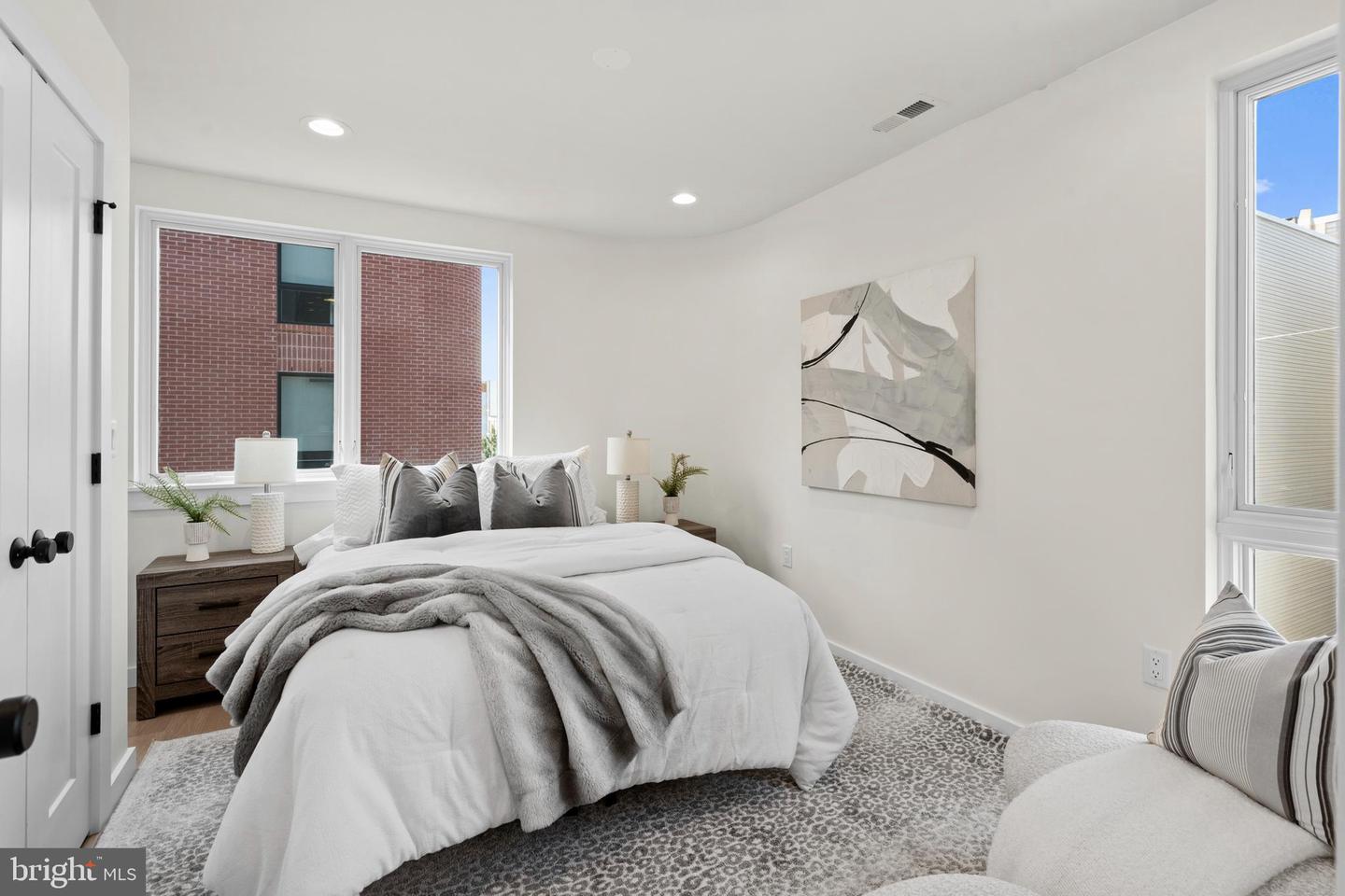 616 Brenna Walk Property Photo 18