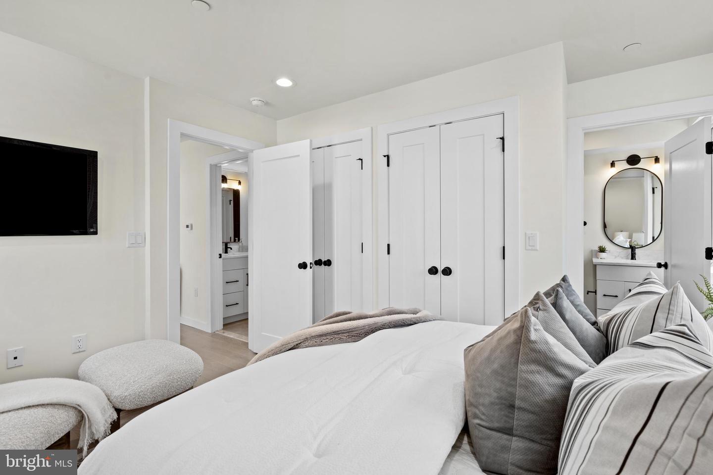 616 Brenna Walk Property Photo 19