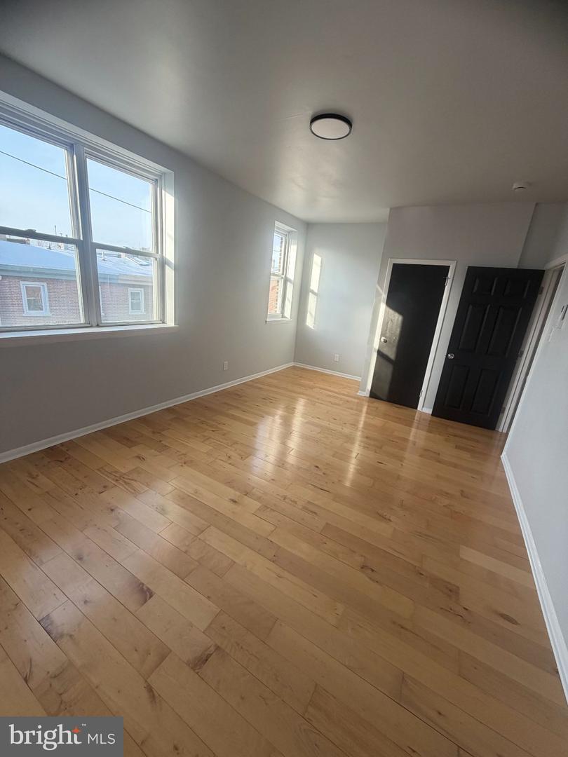 975 N Lawrence St #c Property Photo 3