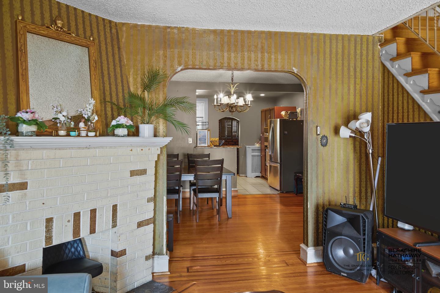 5346 Large St Property Photo 4