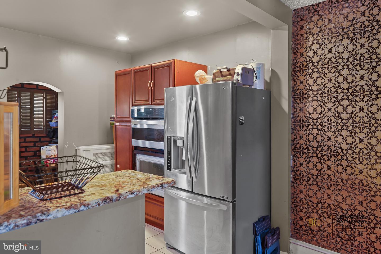 5346 Large St Property Photo 10