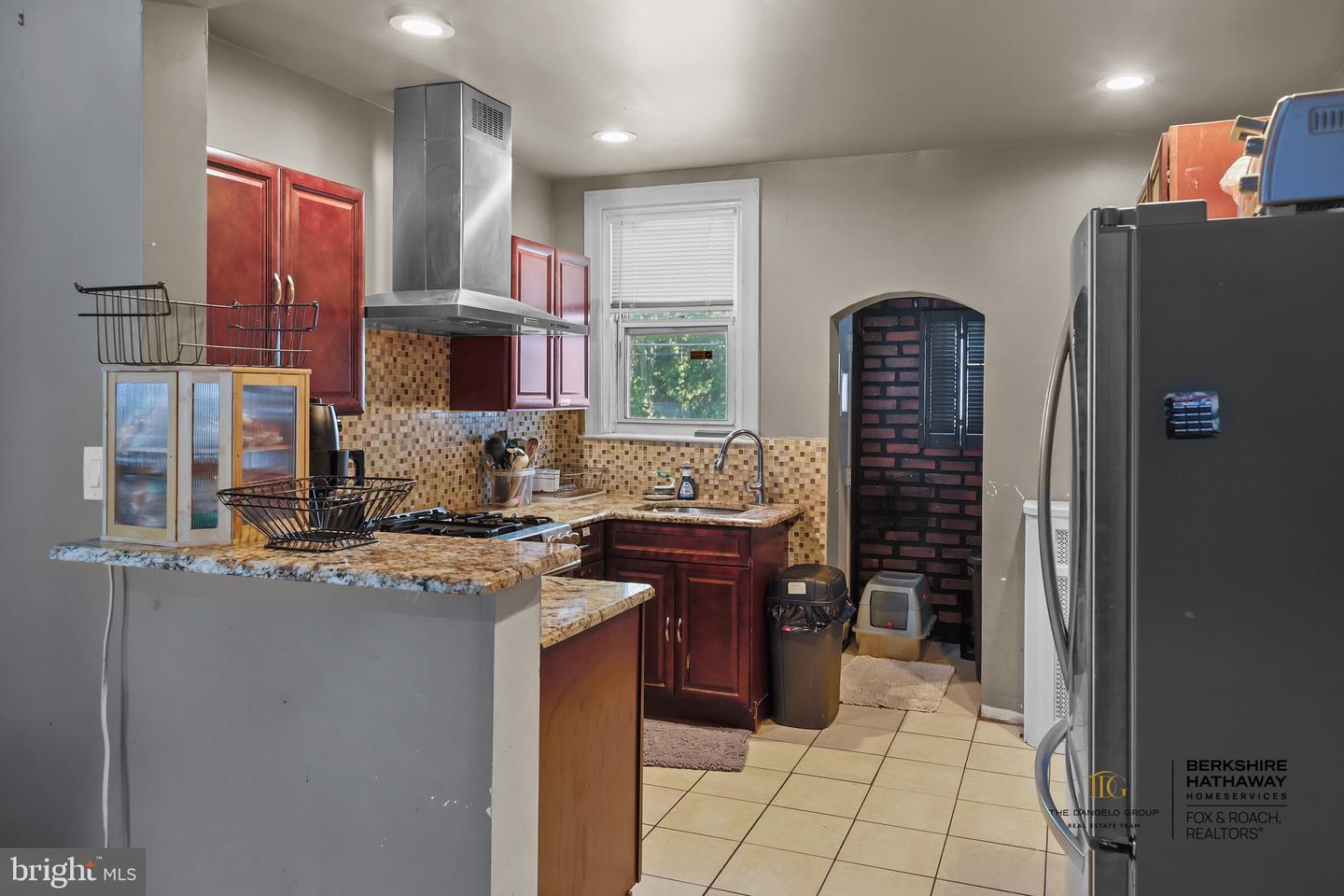 5346 Large St Property Photo 11