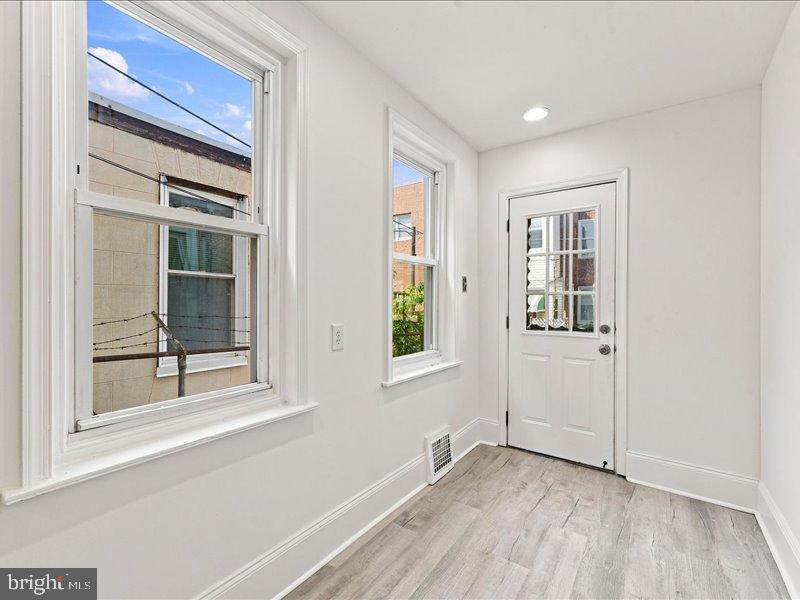 2428 E Huntingdon St Property Photo 6
