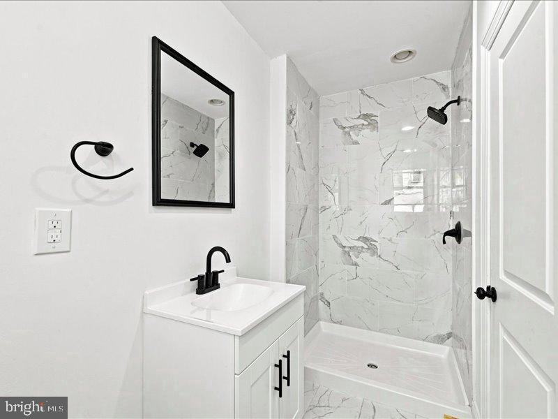2428 E Huntingdon St Property Photo 9