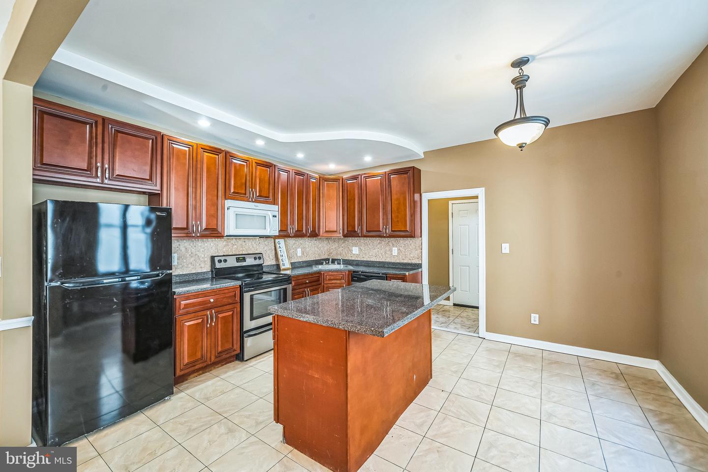 3817 Haverford Ave Property Photo 9
