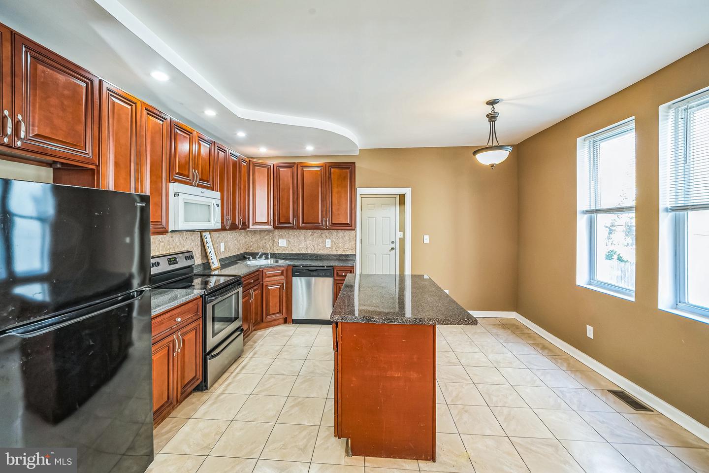 3817 Haverford Ave Property Photo 10