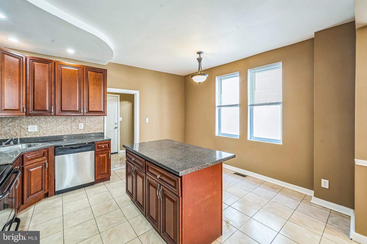 3817 Haverford Ave Property Photo 11