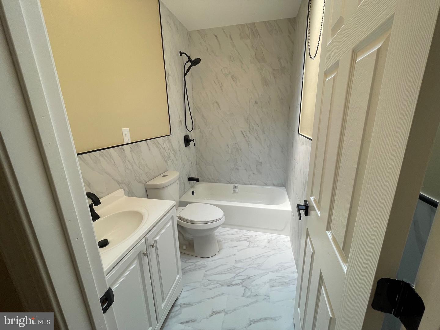 5730 Kemble Ave Property Photo 12