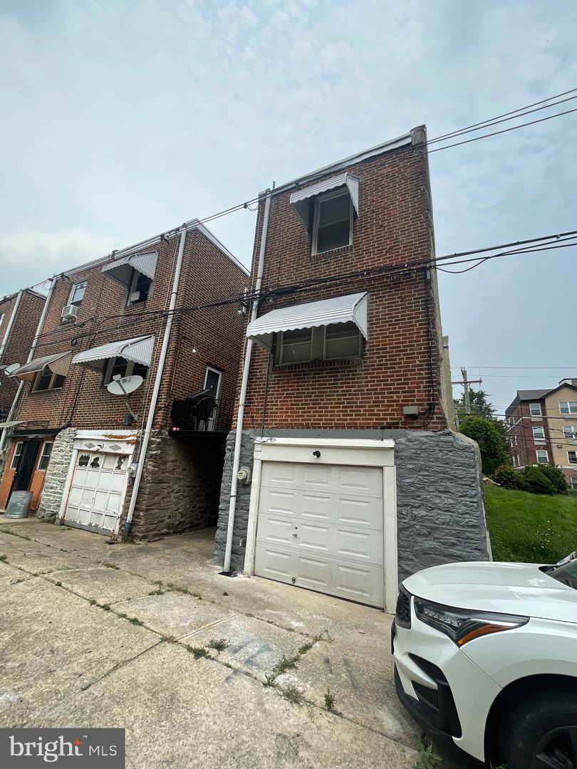 5730 Kemble Ave Property Photo 17