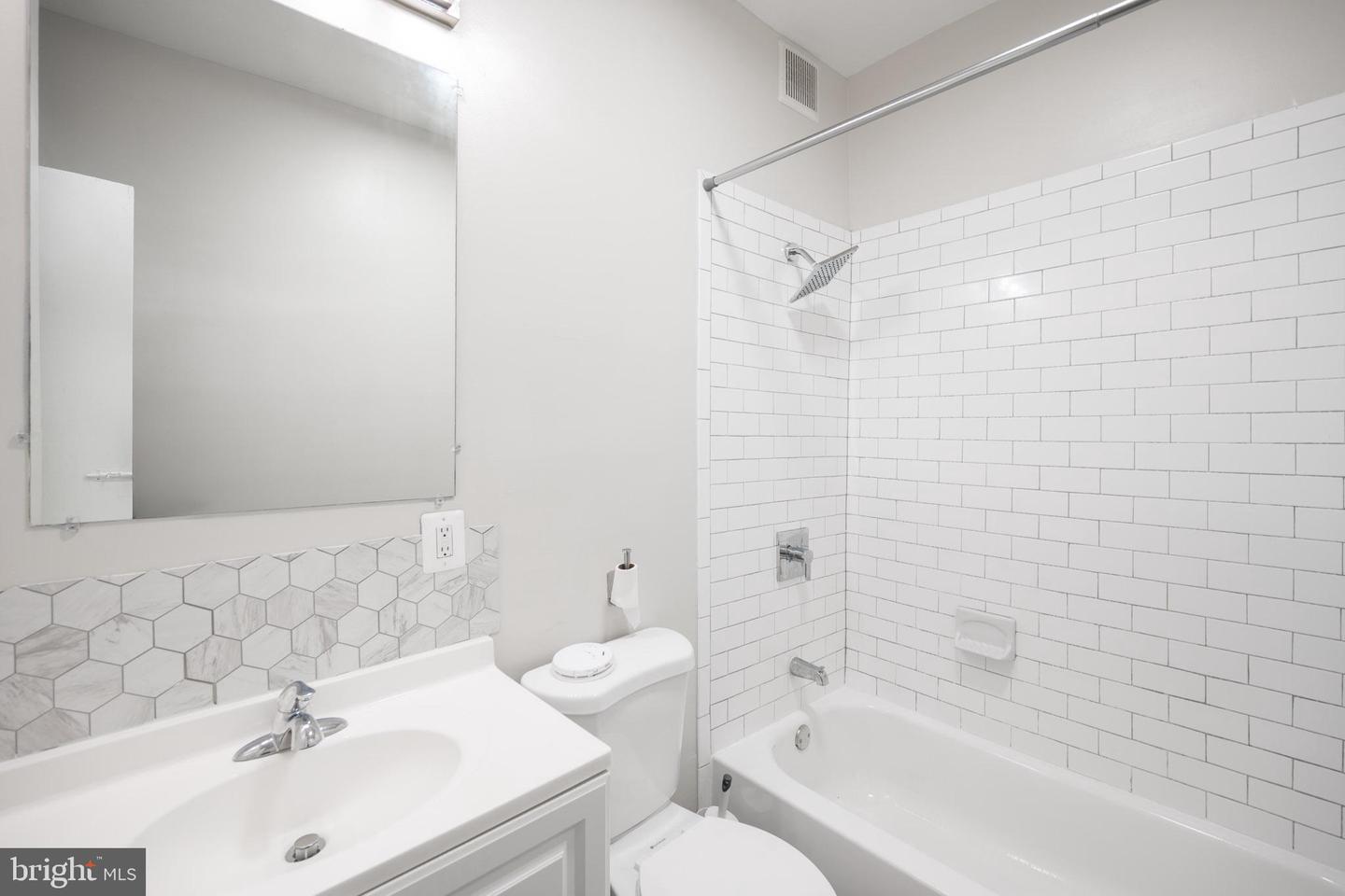 5847 Willows Ave #unit 1 Property Photo 5