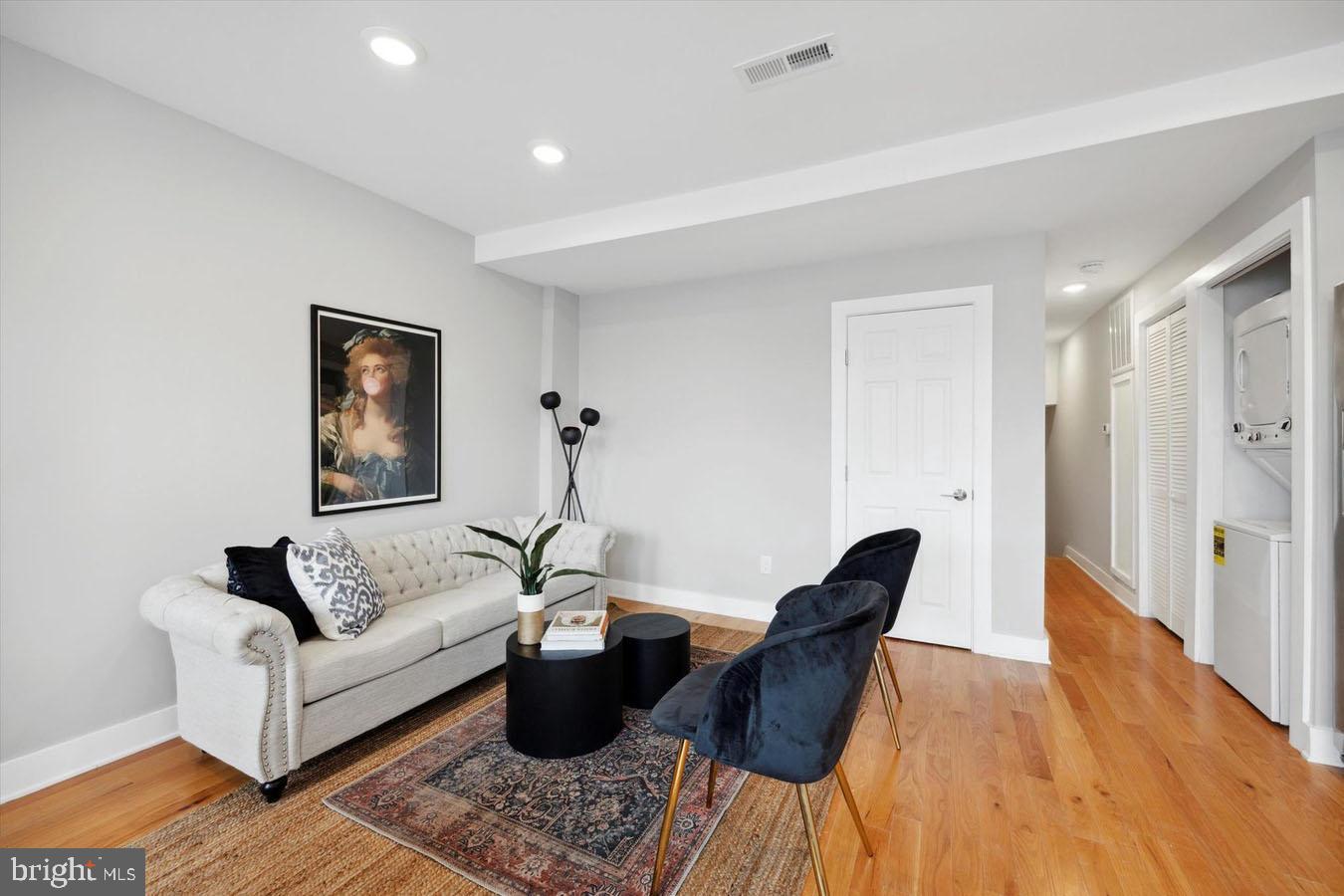 2827 W Girard Ave #unit 2 Property Photo 4