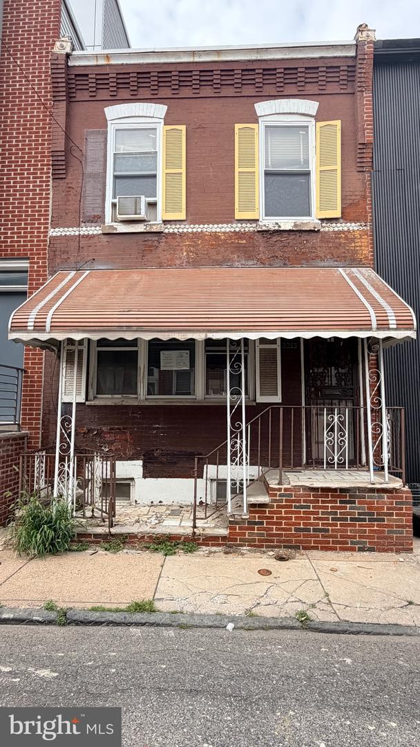 2213 Latona St Property Photo 2