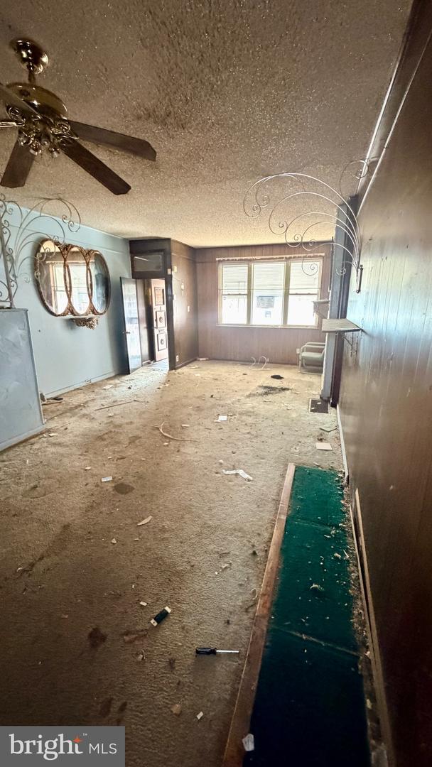2213 Latona St Property Photo 3