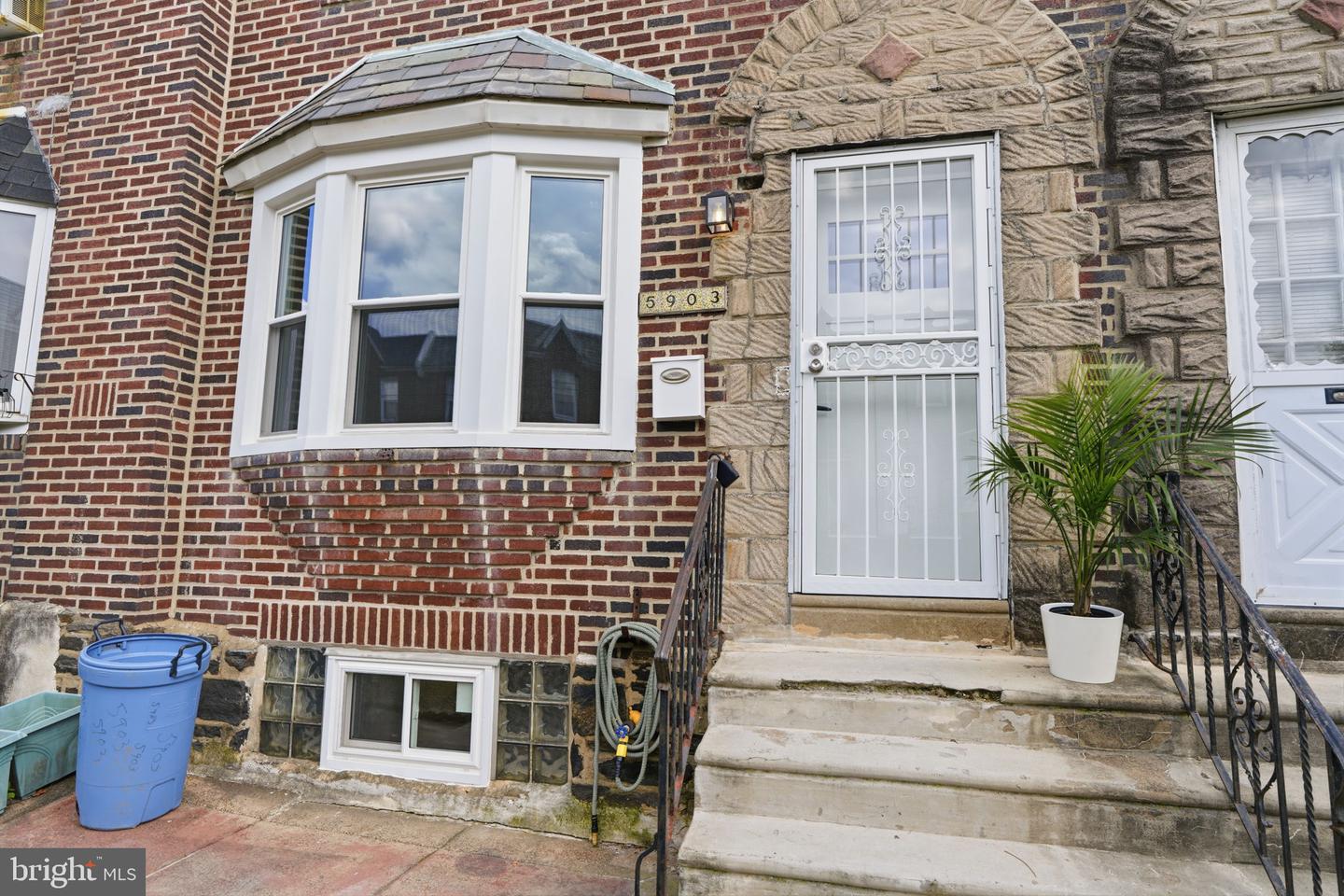 5903 Bennington St Property Photo 4