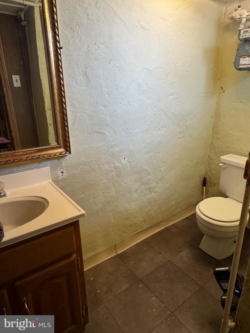 2813 Unruh Ave Property Photo 6