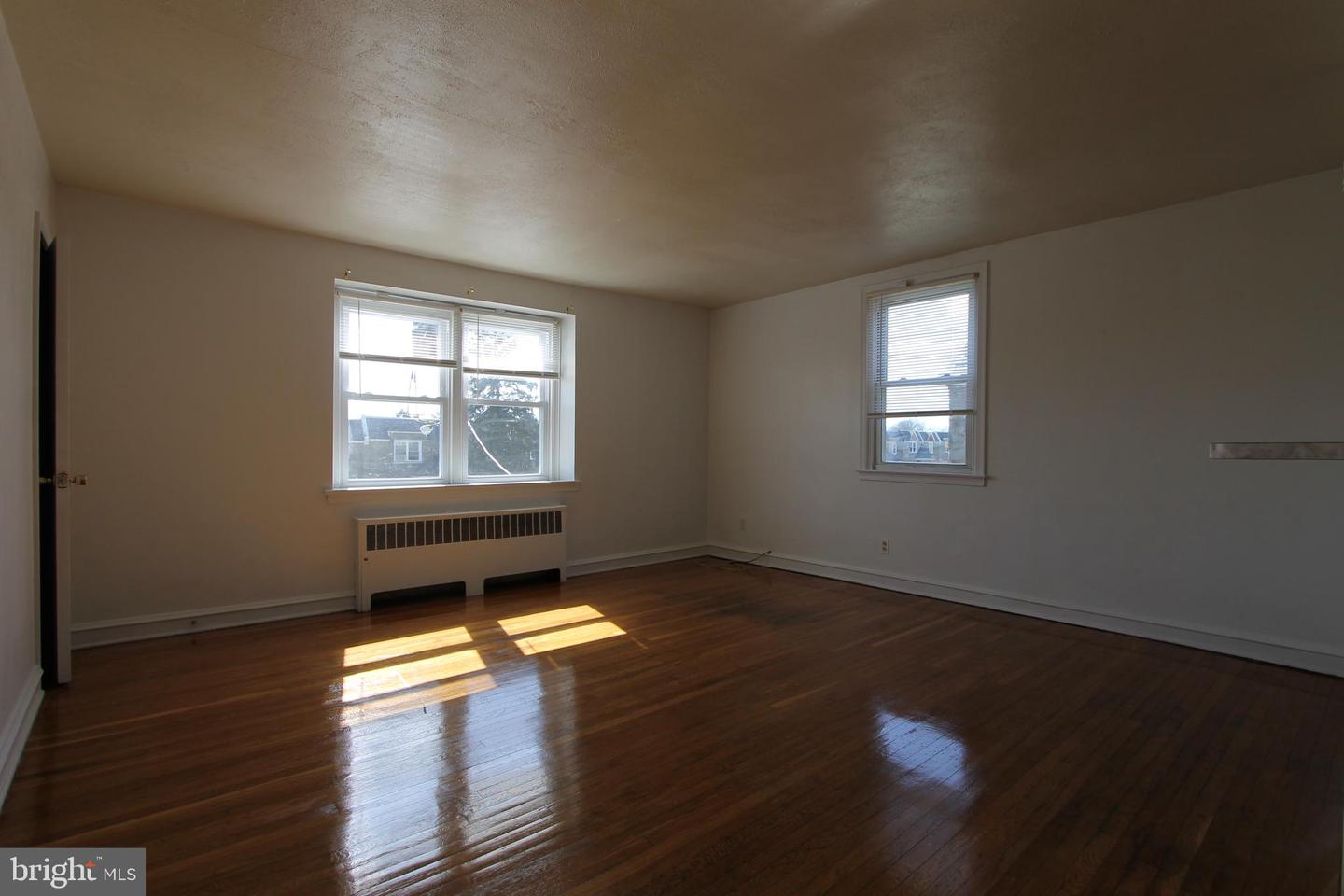 8239 WILLIAMS AVE #2ND FL Property Photo 1