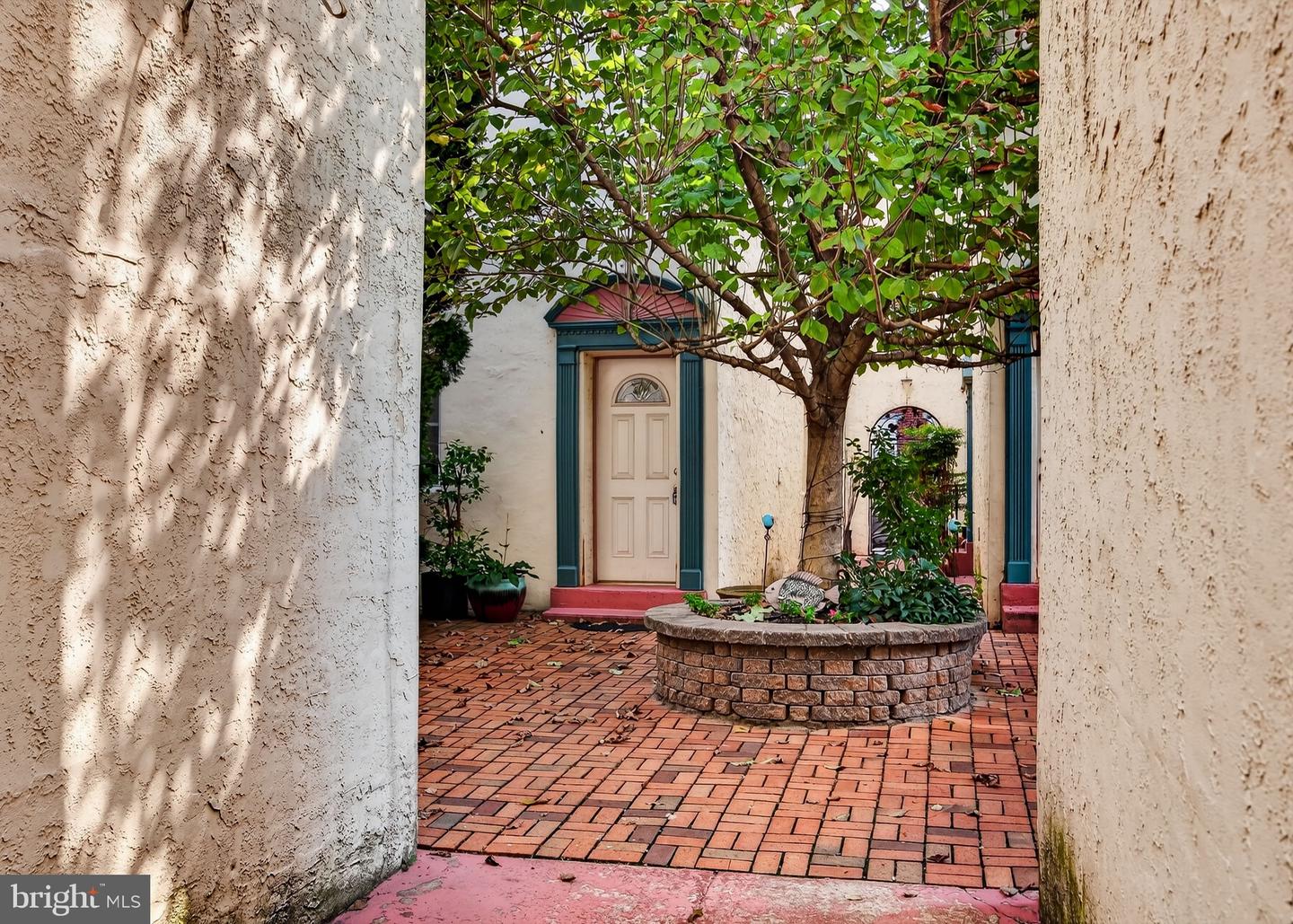 1227 Shackamaxon St #8 Property Photo 6