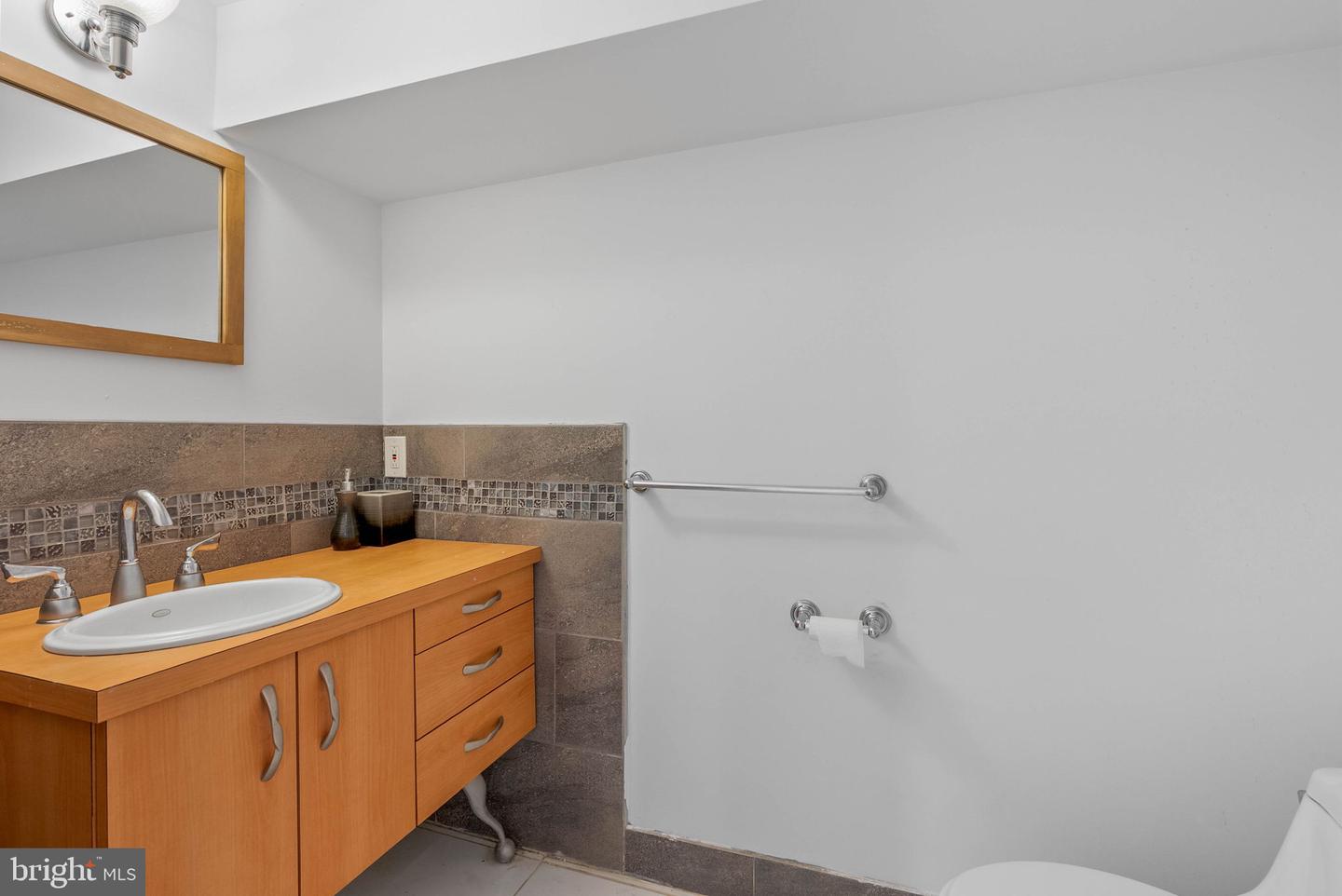 2132 S Chadwick St Property Photo 14