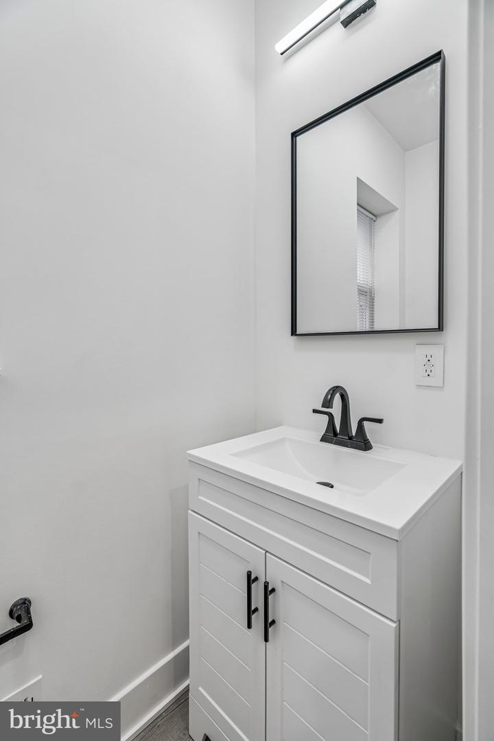 4913 Chancellor St Property Photo 9