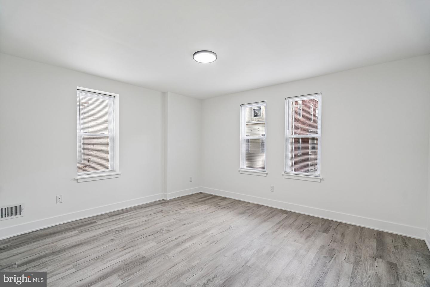 4913 Chancellor St Property Photo 18