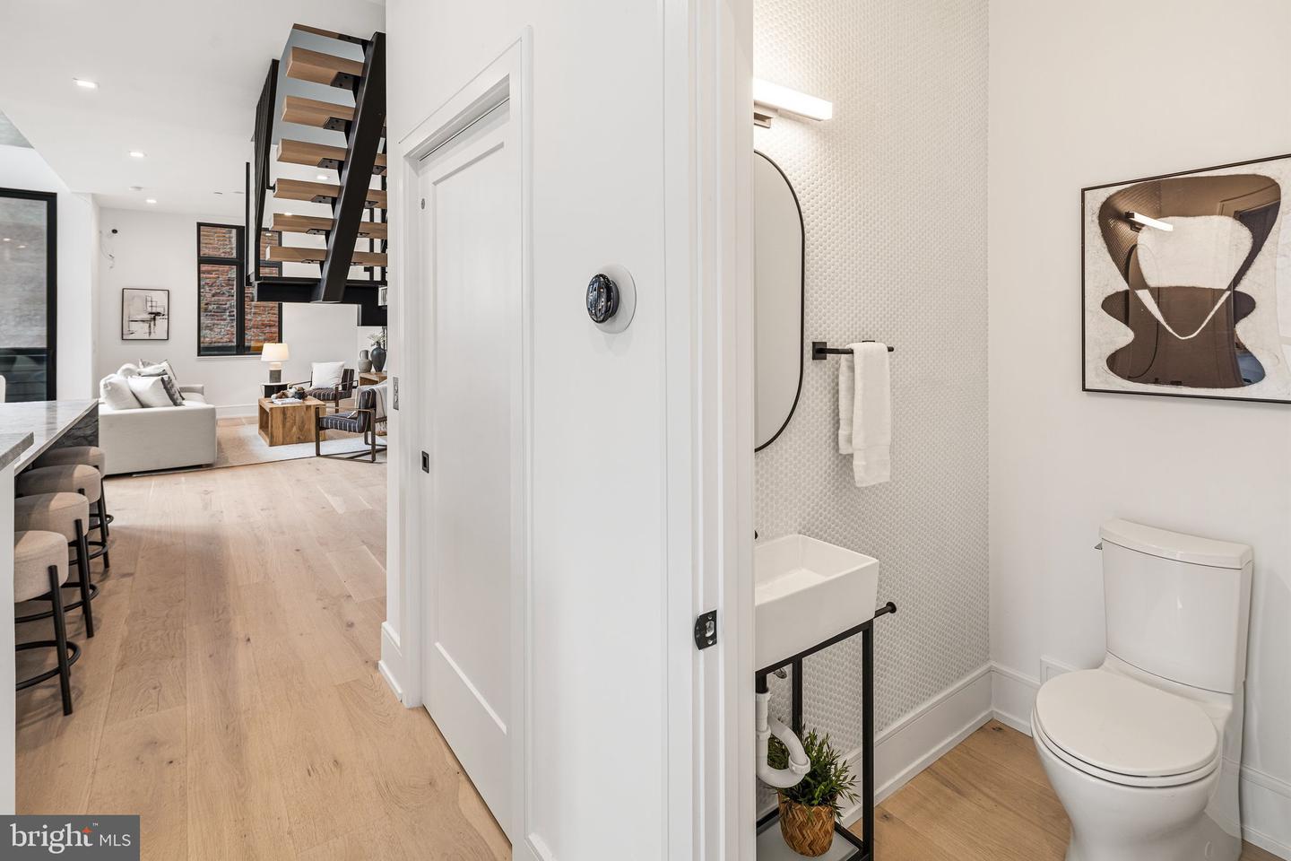 2316 Sansom St Property Photo 8
