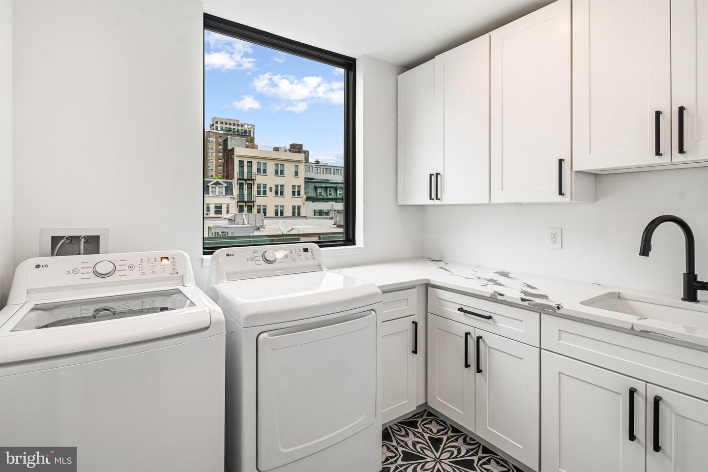 2316 Sansom St Property Photo 31