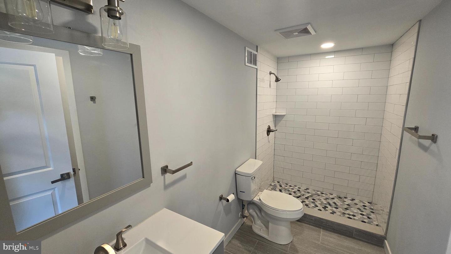 7028 Ridge Ave #2 Property Photo 8