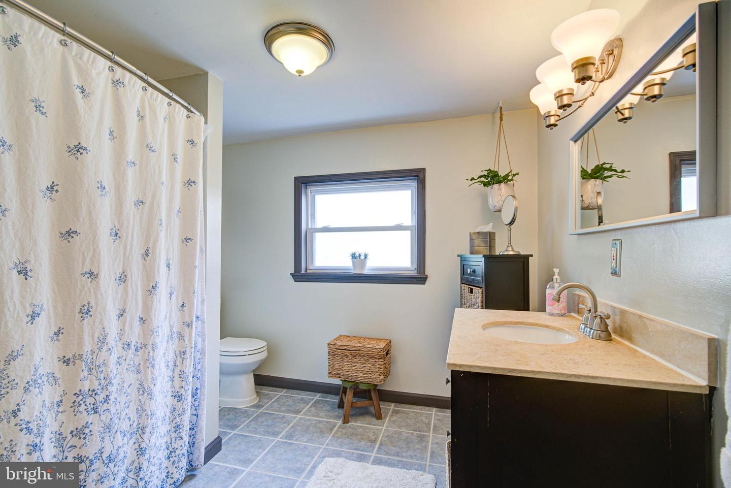 2448 Cedar St Property Photo 6