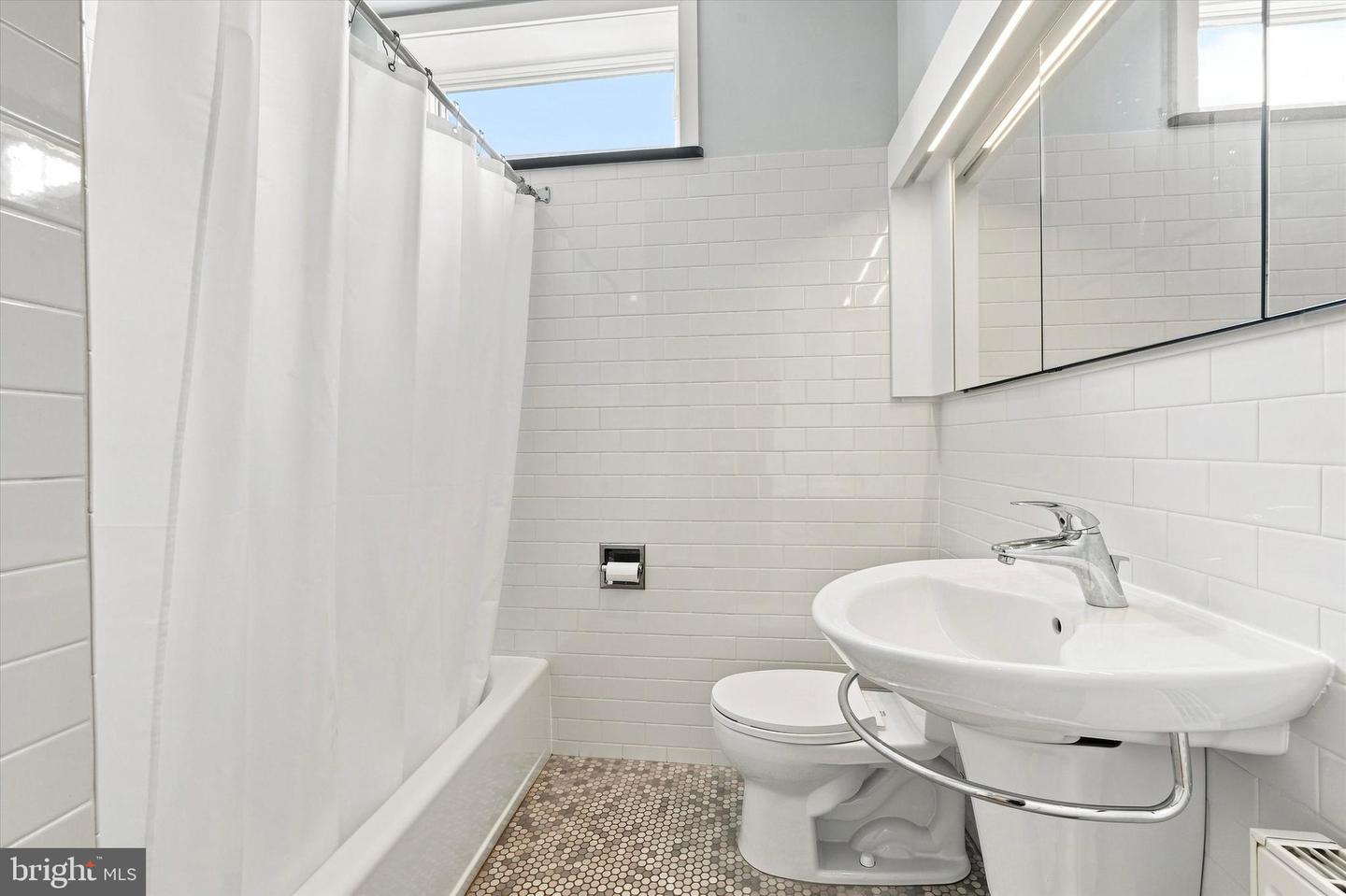 889 N 25th St Property Photo 19